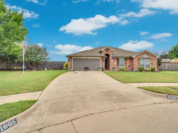 1605 S 3rd Street, Midlothian, TX 76065