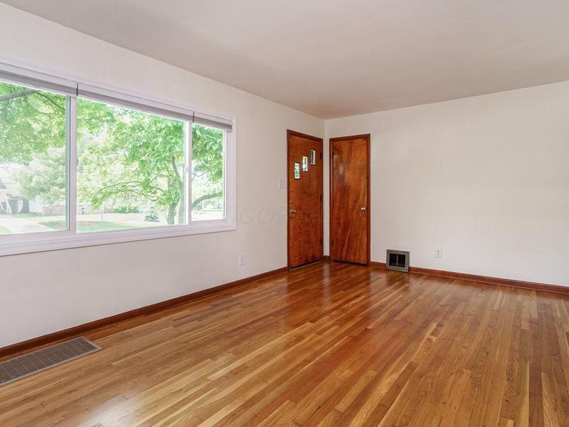2606 Swansea Road, Columbus, OH 43221 Photo 6