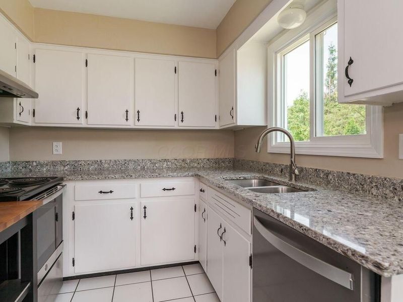 2606 Swansea Road, Columbus, OH 43221 Photo 9