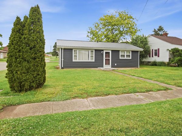 289 Elm Street , Duncan Falls, OH 43734