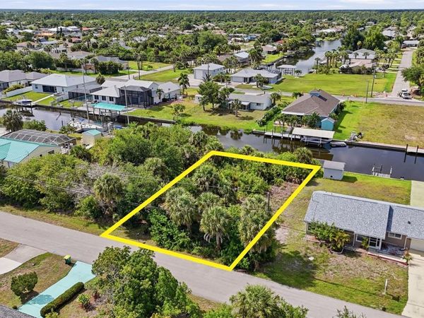 18318 VAN NUYS CIRCLE , PORT CHARLOTTE, FL 33948