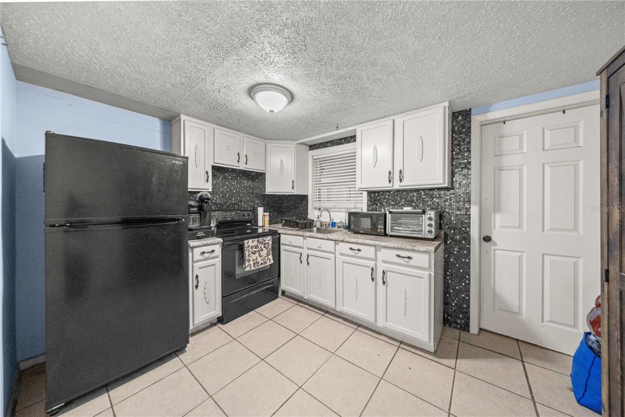 18 E Golden Street , Beverly Hills, FL 34465 Photo