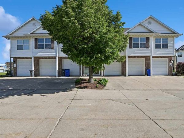 4622 NW 1st Ave, Unit F, Cedar Rapids, IA 52405