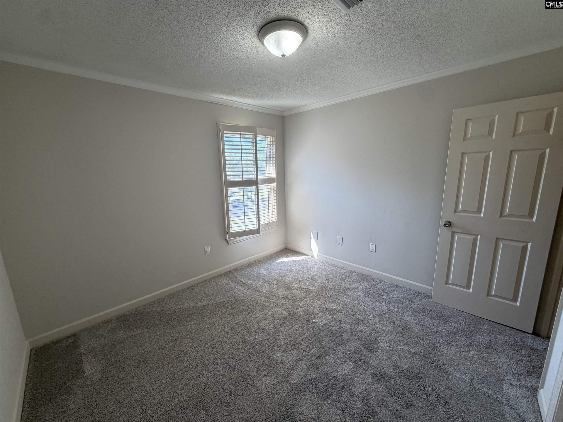1038 N Guignard Drive Photo 5