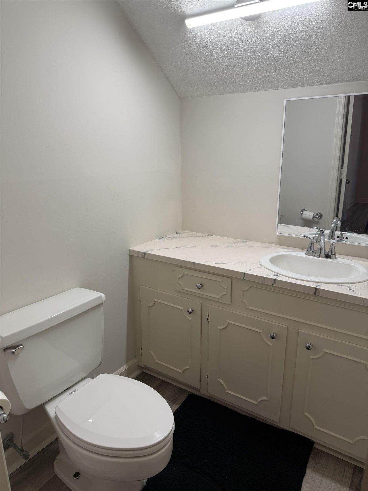 1038 N Guignard Drive  Photo 8