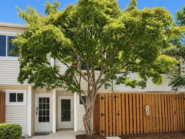 220 Elizabeth Street, Unit Apt C10, Chapel Hill, NC 27514