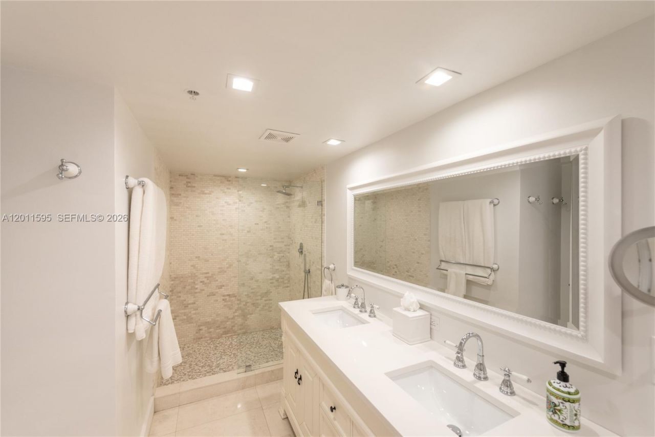 201 Crandon Blvd, Unit 138, Key Biscayne, FL 33149 Photo