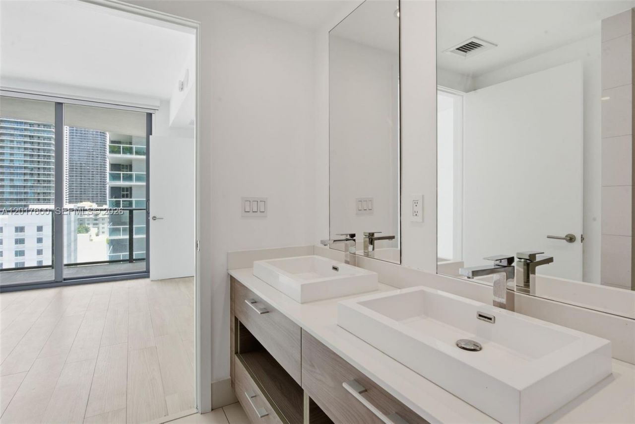 1300 S Miami Ave, Unit 1411, Miami, FL 33130 Photo