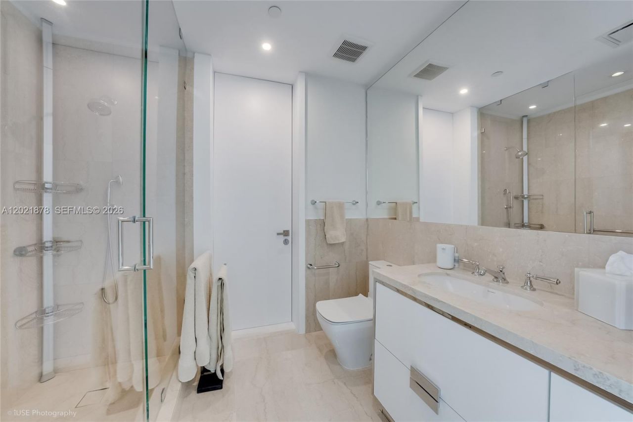 15701 Collins Ave , Unit 3001, Sunny Isles Beach, FL 33160 Photo