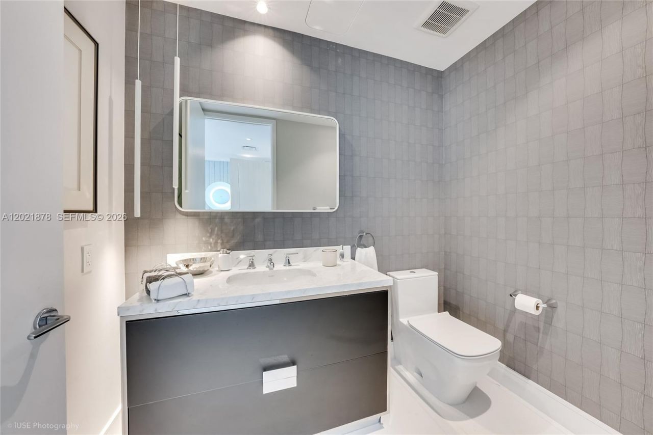 15701 Collins Ave, Unit 3001, Sunny Isles Beach, FL 33160 Photo