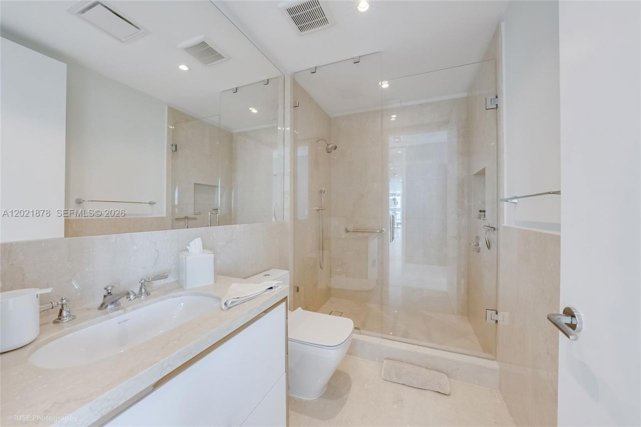15701 Collins Ave , Unit 3001, Sunny Isles Beach, FL 33160 Photo
