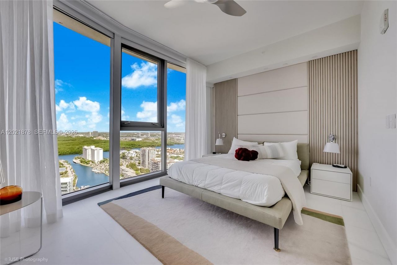 15701 Collins Ave , Unit 3001, Sunny Isles Beach, FL 33160 Photo