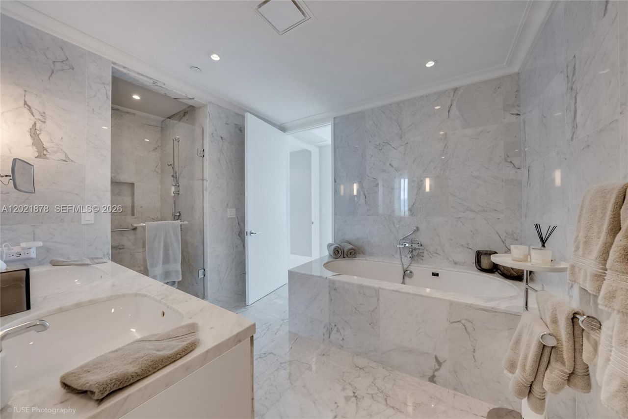 15701 Collins Ave , Unit 3001, Sunny Isles Beach, FL 33160 Photo