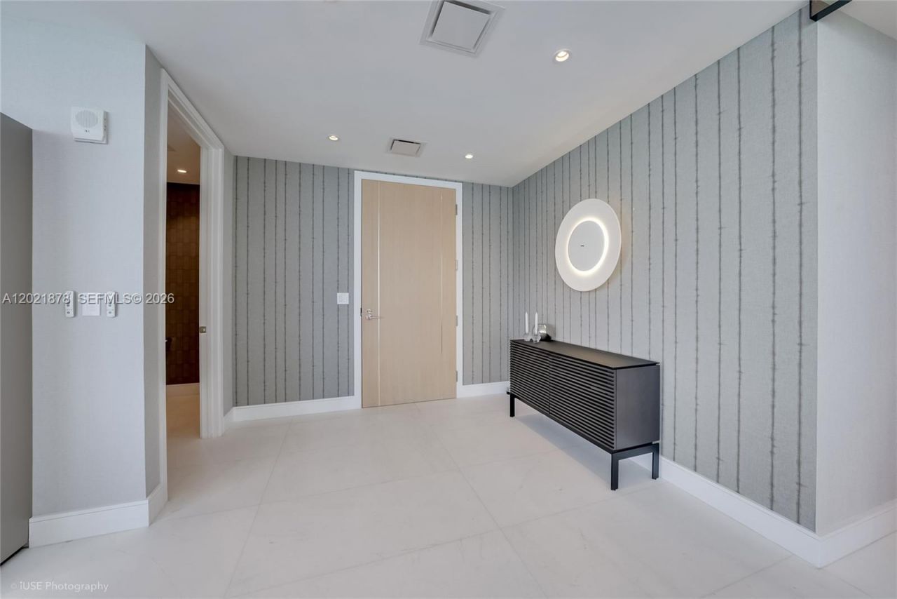 15701 Collins Ave , Unit 3001, Sunny Isles Beach, FL 33160 Photo
