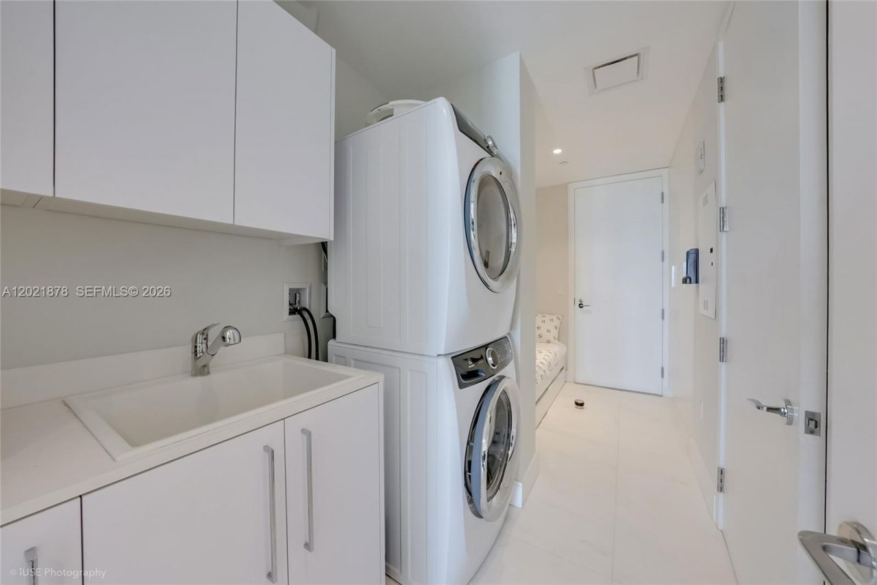 15701 Collins Ave , Unit 3001, Sunny Isles Beach, FL 33160 Photo