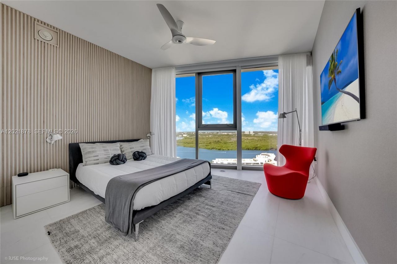 15701 Collins Ave , Unit 3001, Sunny Isles Beach, FL 33160 Photo