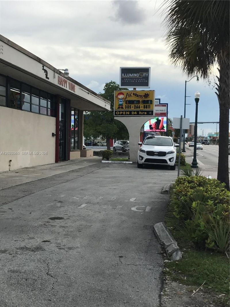 5788 SW 8th St , West Miami, FL 33144 Photo