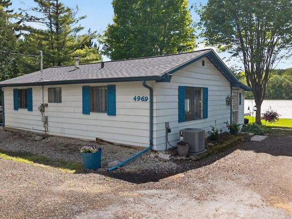 N4969 Spearhead Trl, Hubbard, WI 53039