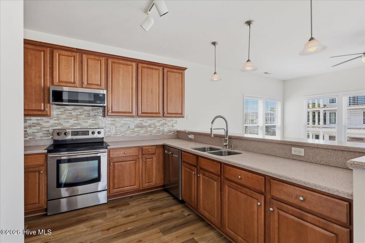 605 Texas Avenue Photo 4