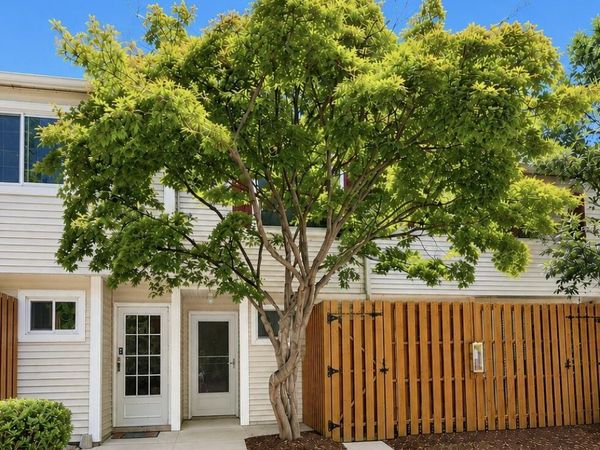 220 Elizabeth Street, Unit C10, Chapel Hill, NC 27514