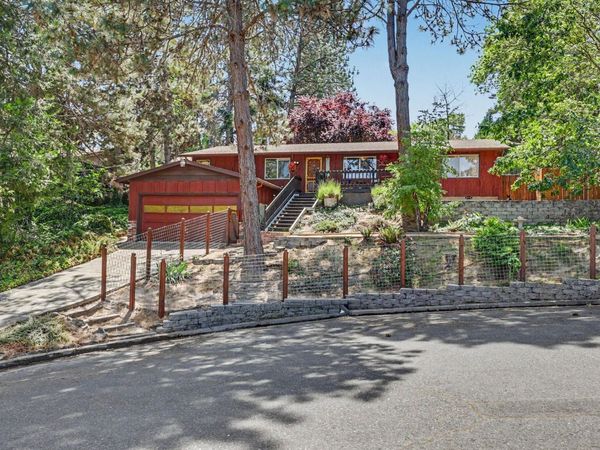 1115 NW C Street, Grants Pass, OR 97526