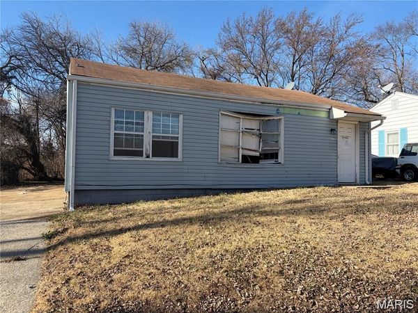317 Mueller Avenue , Ferguson, MO 63135