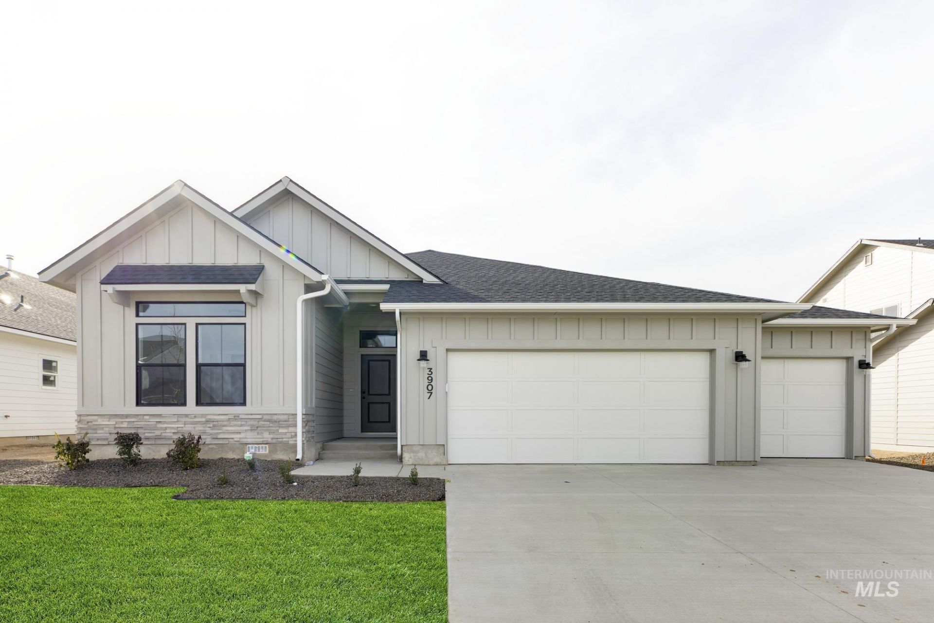 5197 E Open Canyon Dr, Nampa, ID 83687 Main Photo