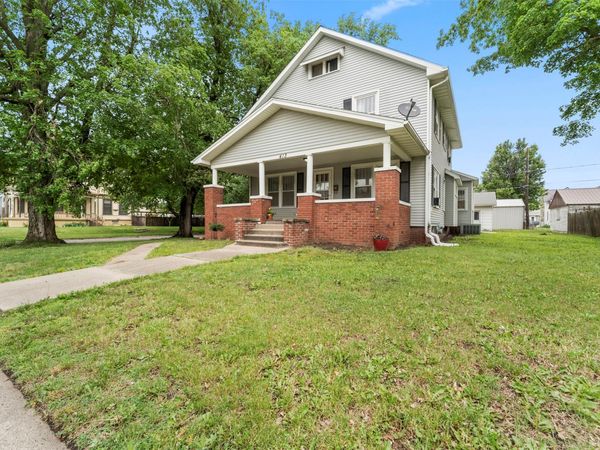 413 W Main Street, Knoxville, IA 50138