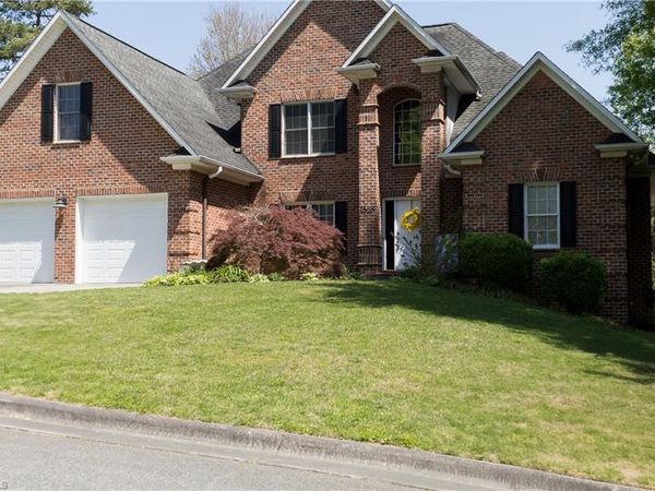 1688 Woodbury Lane, Mount Airy, NC 27030