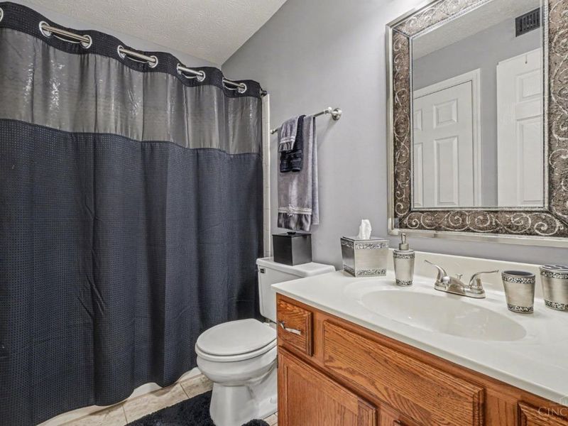 9805 Regatta Drive, Unit 301, Cincinnati, OH 45252 Photo 13