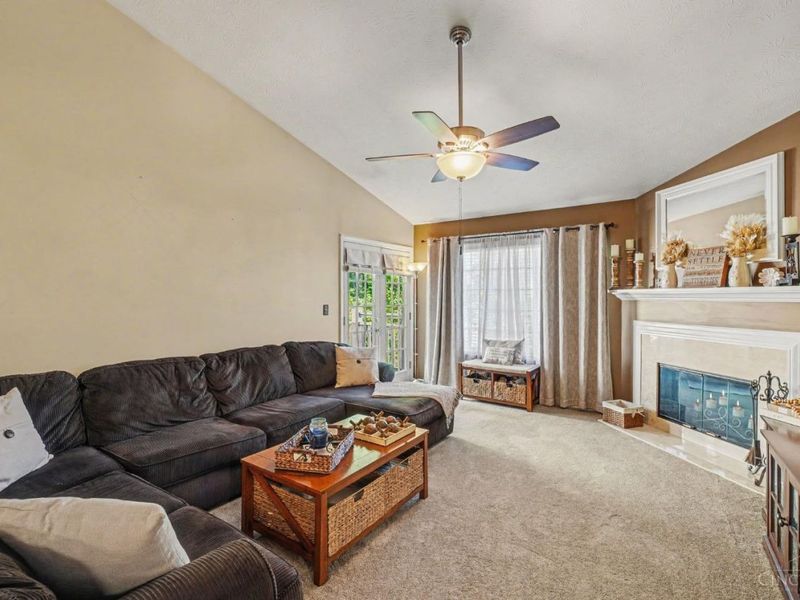 9805 Regatta Drive, Unit 301, Cincinnati, OH 45252 Photo 2
