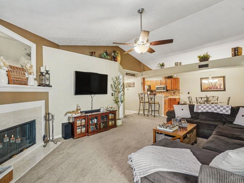 9805 Regatta Drive, Unit 301, Cincinnati, OH 45252 Photo 3