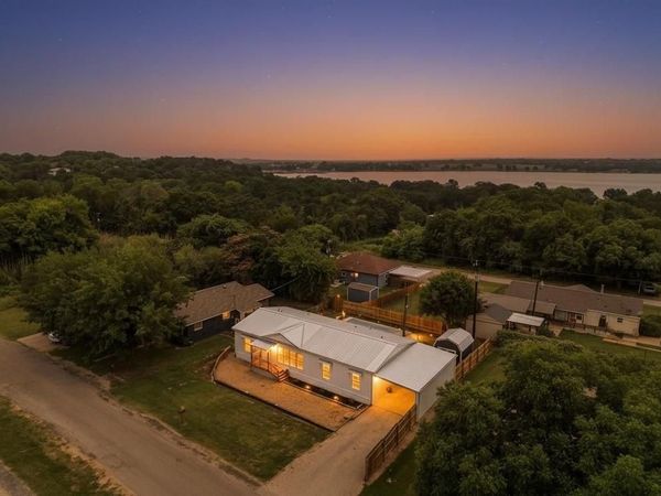 3909 Valley Ridge Drive, Granbury, TX 76048