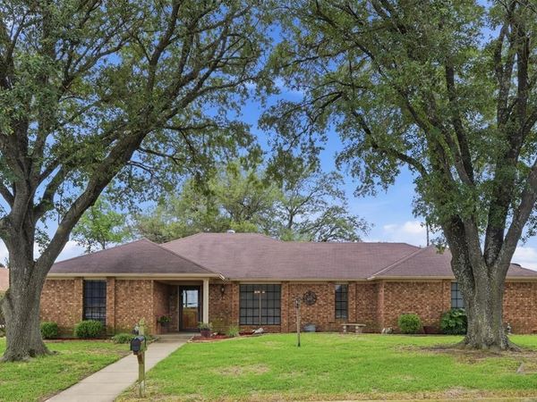 121 Hollie Circle, Sulphur Springs, TX 75482