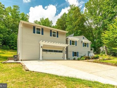 2044 COAST GUARD DRIVE , STAFFORD, VA 22554