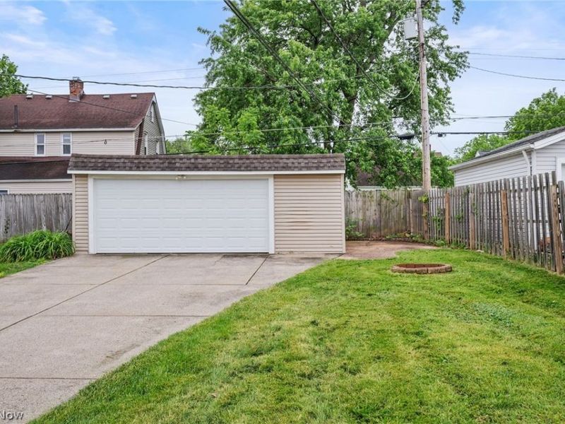4423 Russell Avenue, Parma, OH 44134 Photo 3