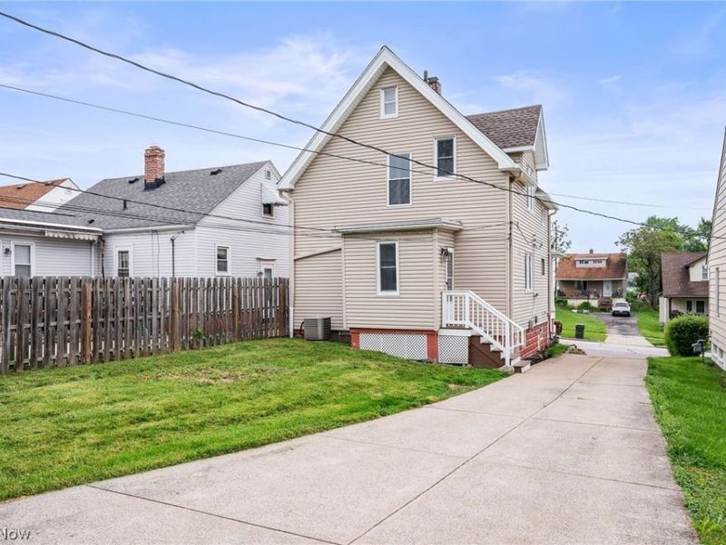 4423 Russell Avenue, Parma, OH 44134 Photo 5