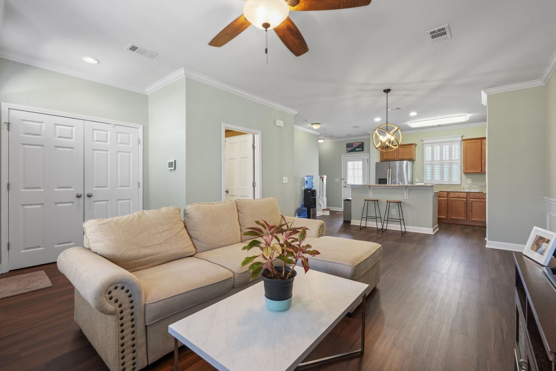 750 Howard Ave. Photo 11