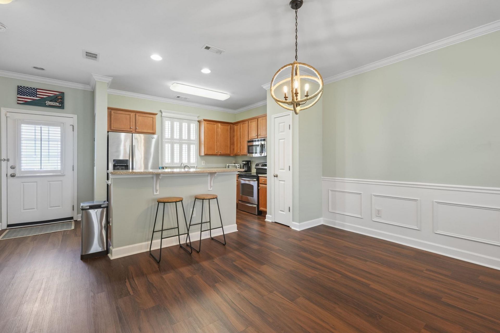 750 Howard Ave. Photo 15