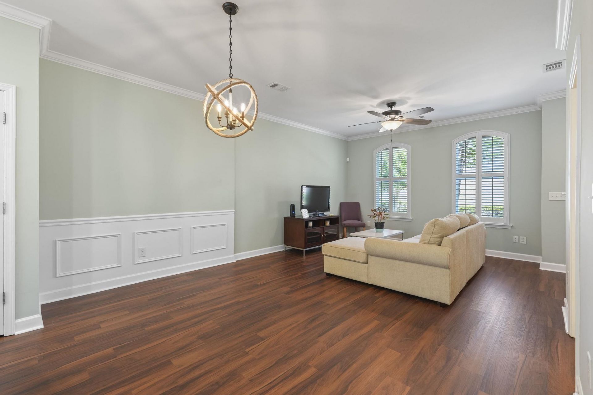 750 Howard Ave. Photo 16