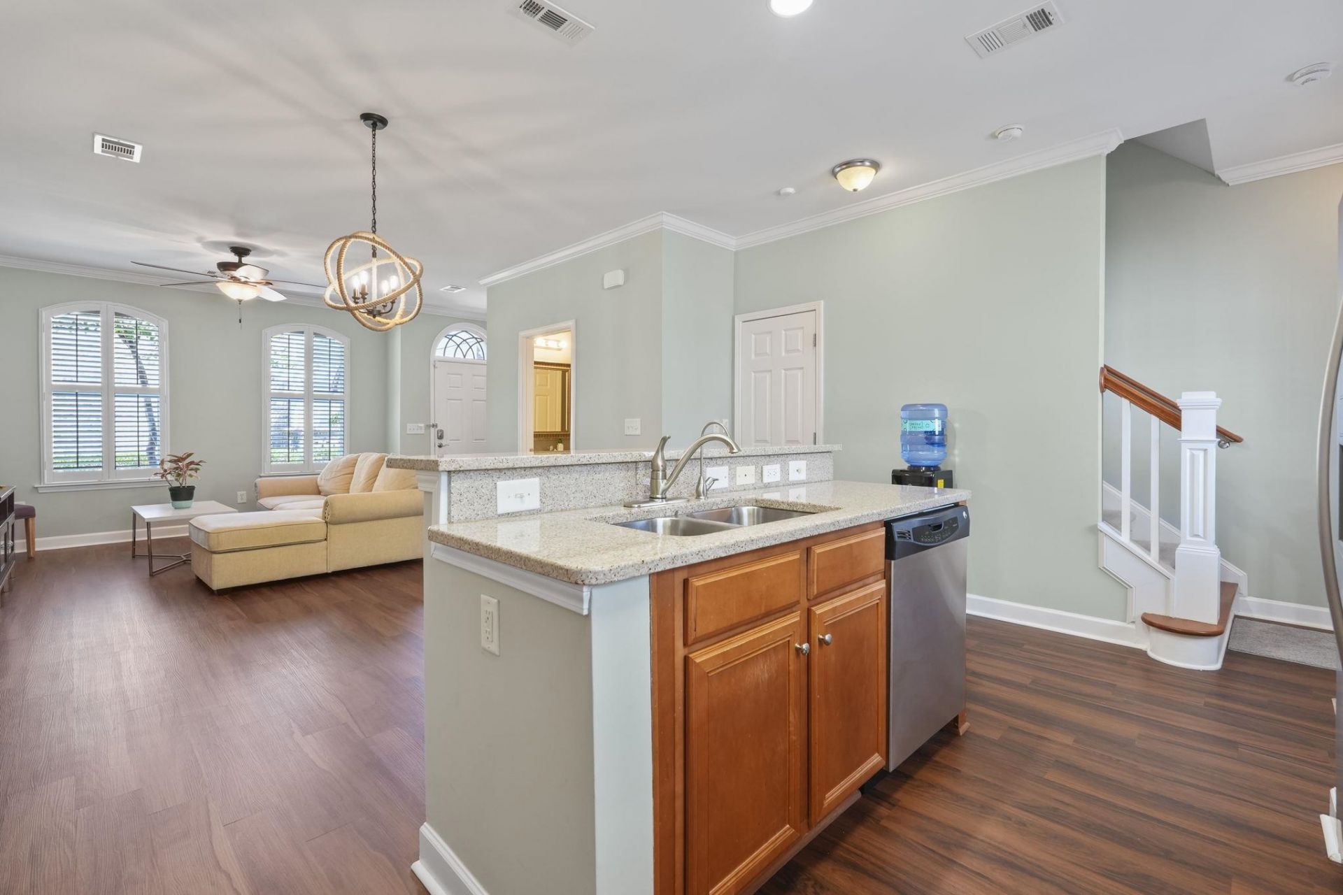 750 Howard Ave. Photo 20