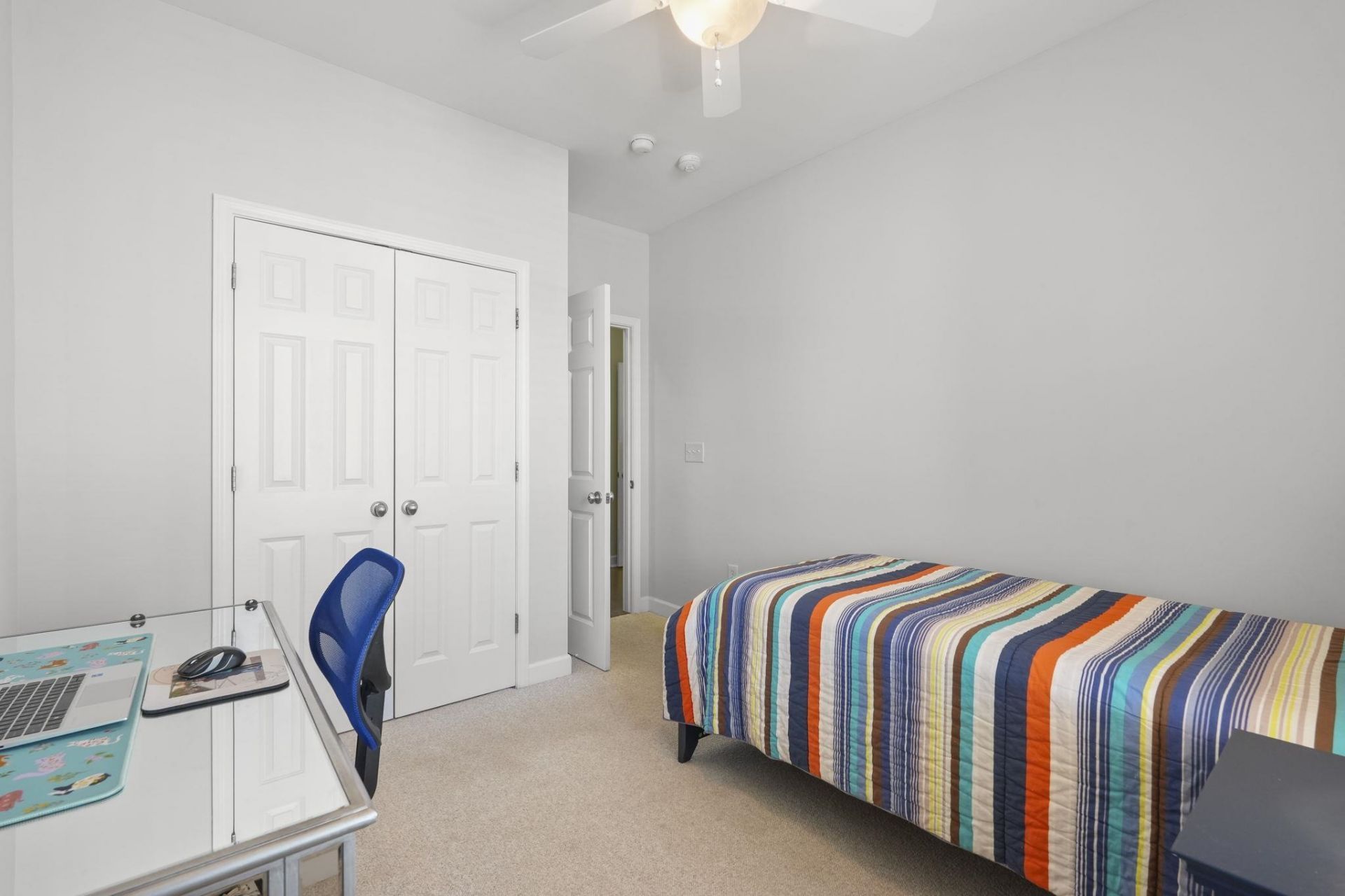 750 Howard Ave. Photo 28