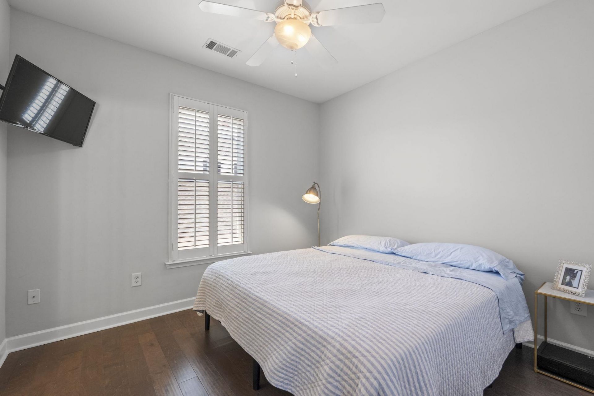 750 Howard Ave. Photo 30