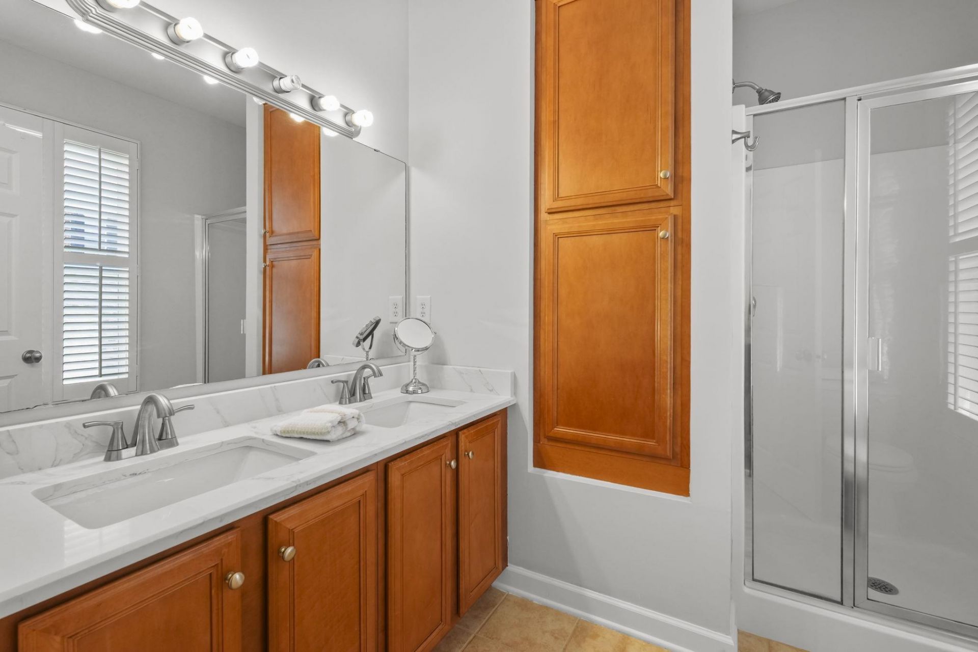 750 Howard Ave. Photo 34