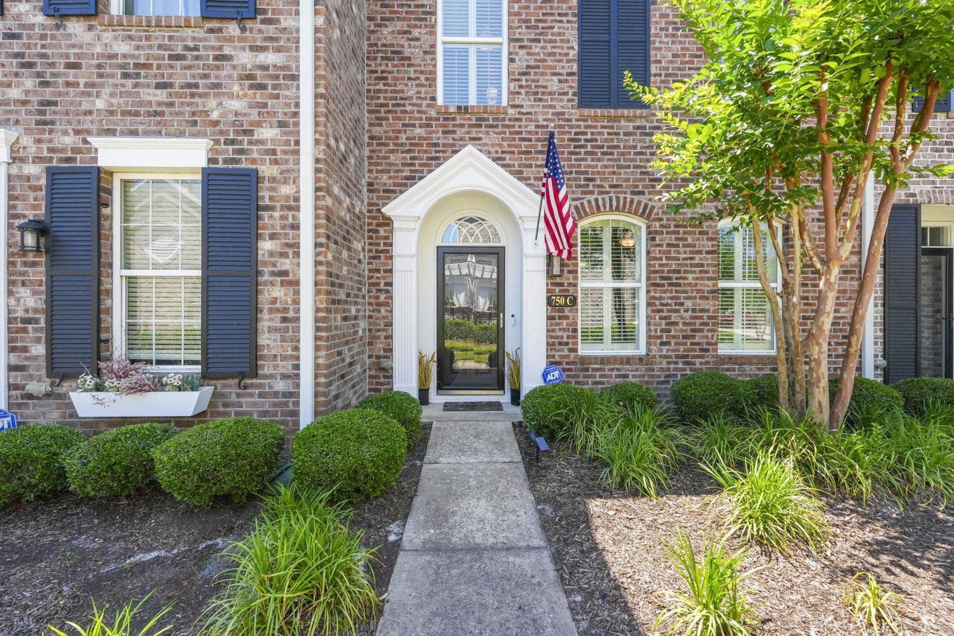 750 Howard Ave. Photo 43