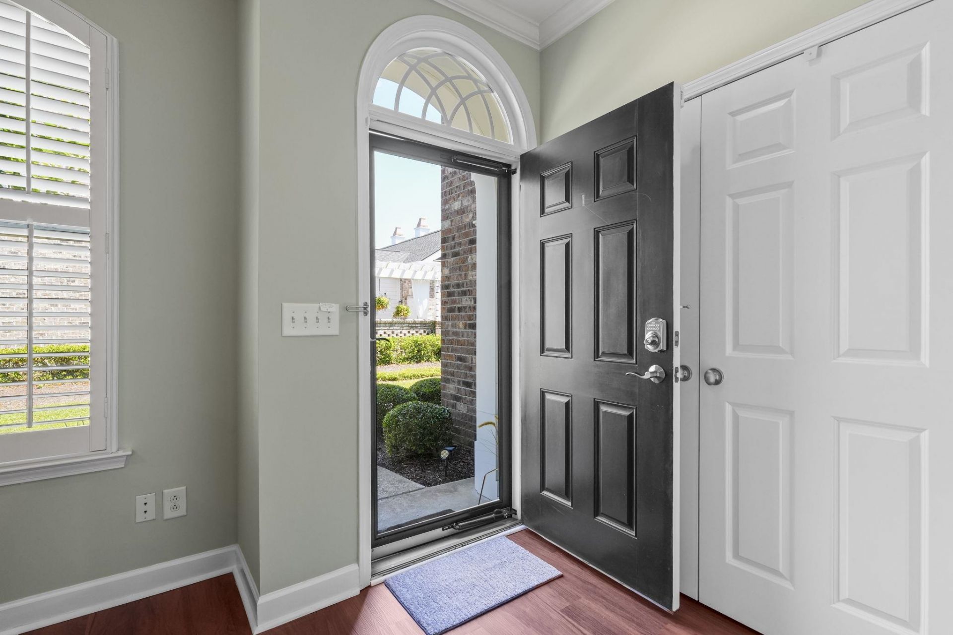 750 Howard Ave. Photo 7