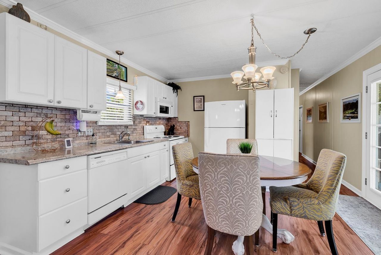 1511 Tams Dr. Photo 11