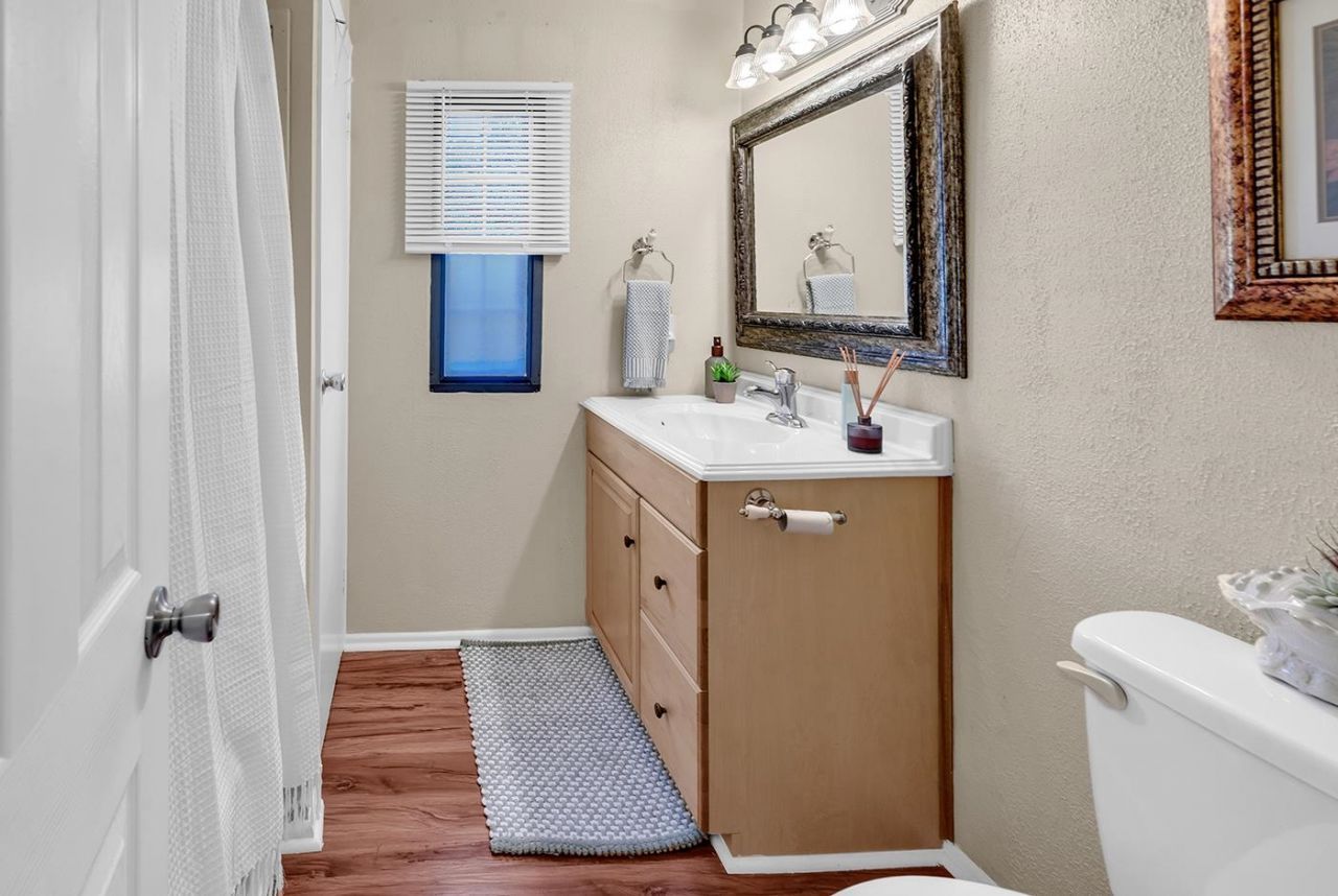 1511 Tams Dr. Photo 21