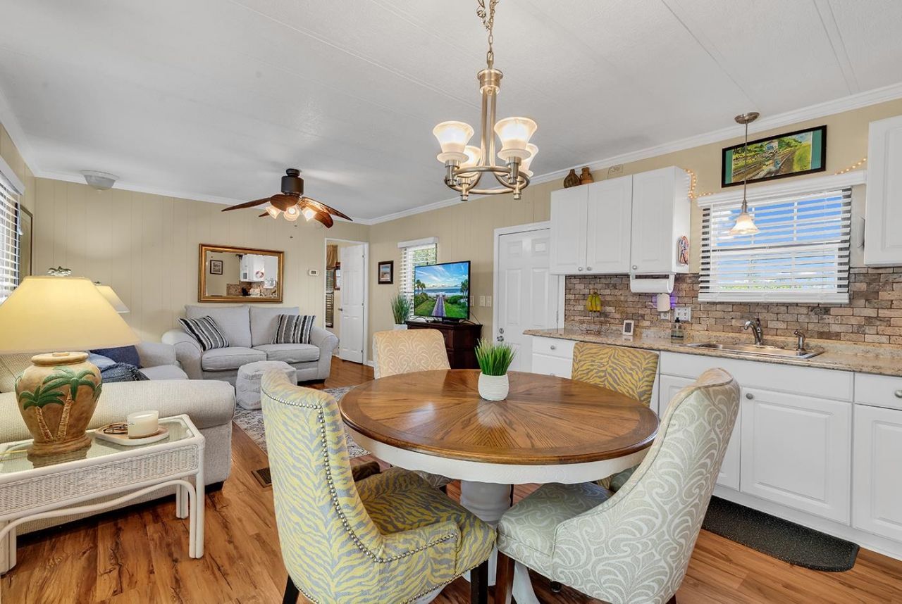 1511 Tams Dr. Photo 4