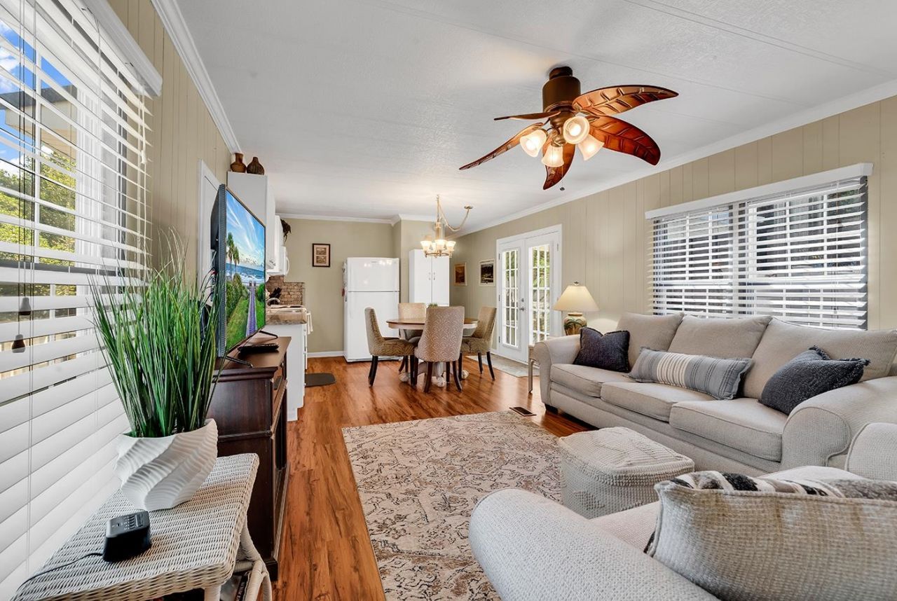 1511 Tams Dr. Photo 8